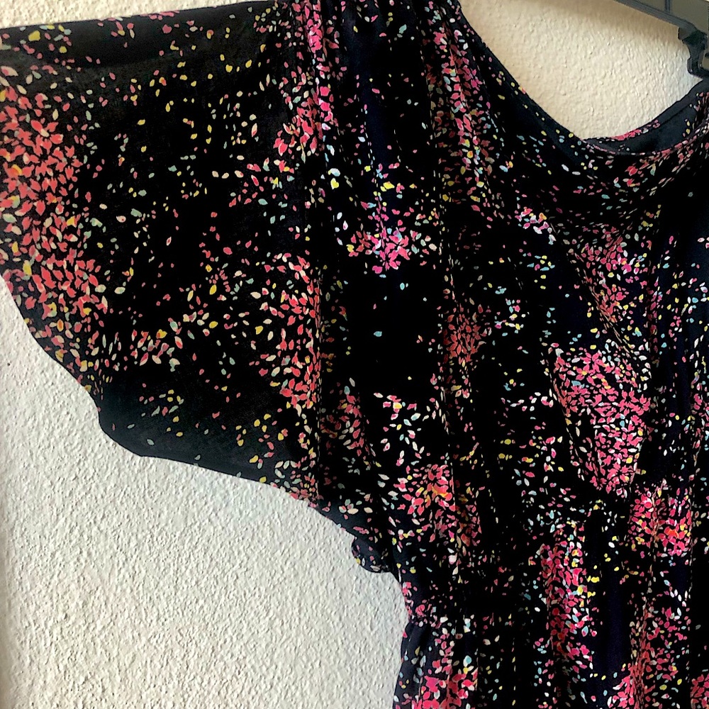 Like new! ✨ One-shoulder Summer Romper with Open-sleeve!